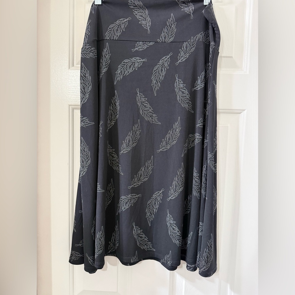 LuLaRoe Black and White Feather Print Azure A-Line Skirt -Size 2XL
